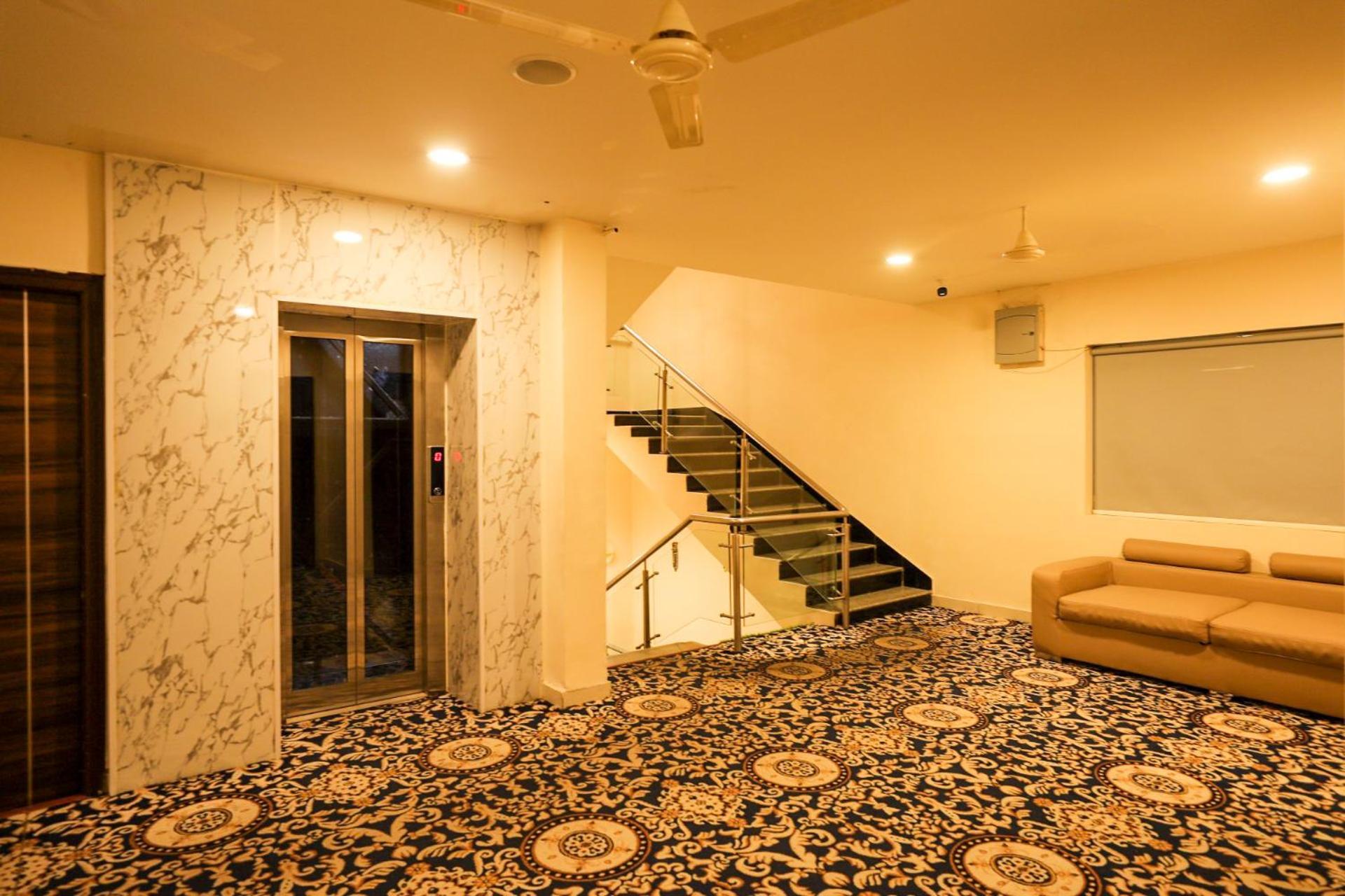 Hotel White Fields Hitec City, 하이데라바드 외부 사진