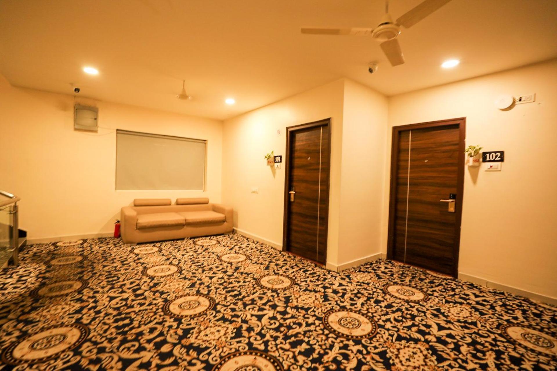 Hotel White Fields Hitec City, 하이데라바드 외부 사진