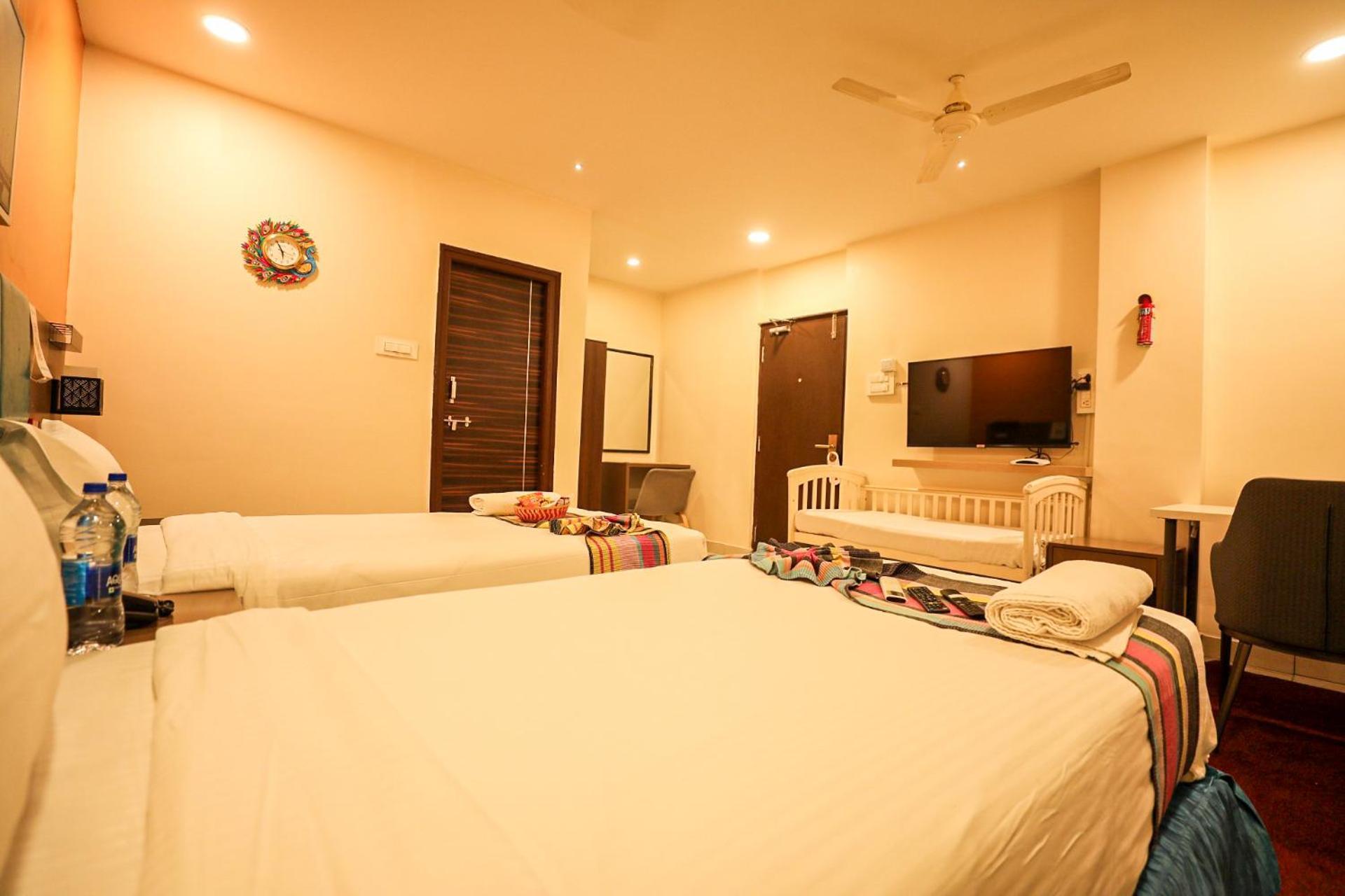 Hotel White Fields Hitec City, 하이데라바드 외부 사진